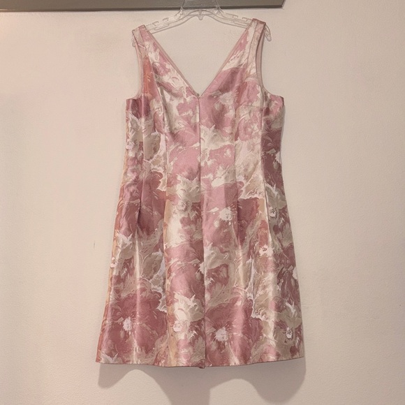 Rickie Freeman for Teri Jon Dresses & Skirts - Rickie Freeman for Teri Jon Pink Floral Brocade V Neck Dress SZ 18 VGUC